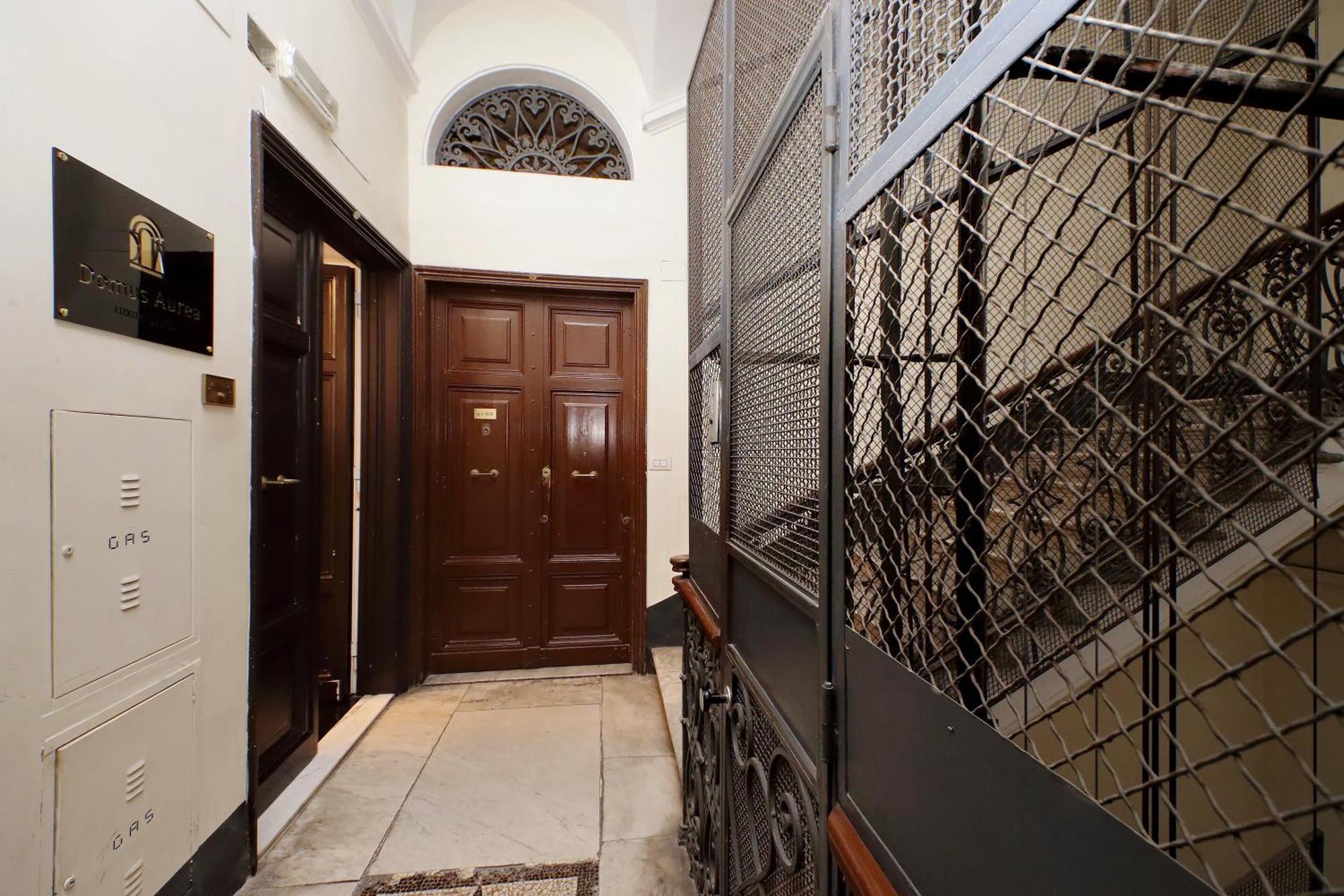 Domus Aurea Luxury Pensión