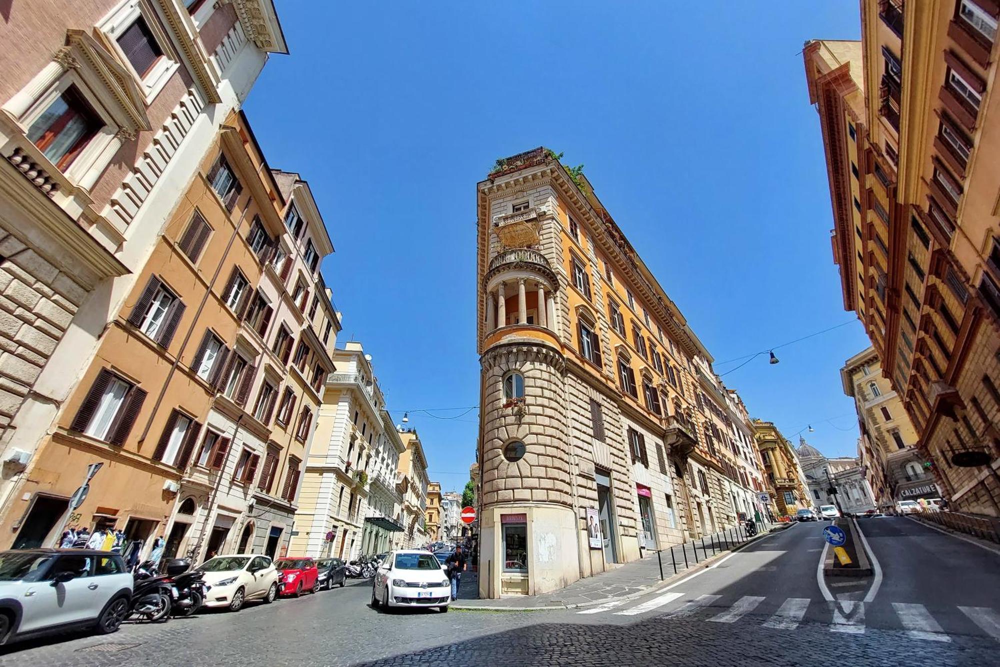 Domus Aurea Luxury Pensión *